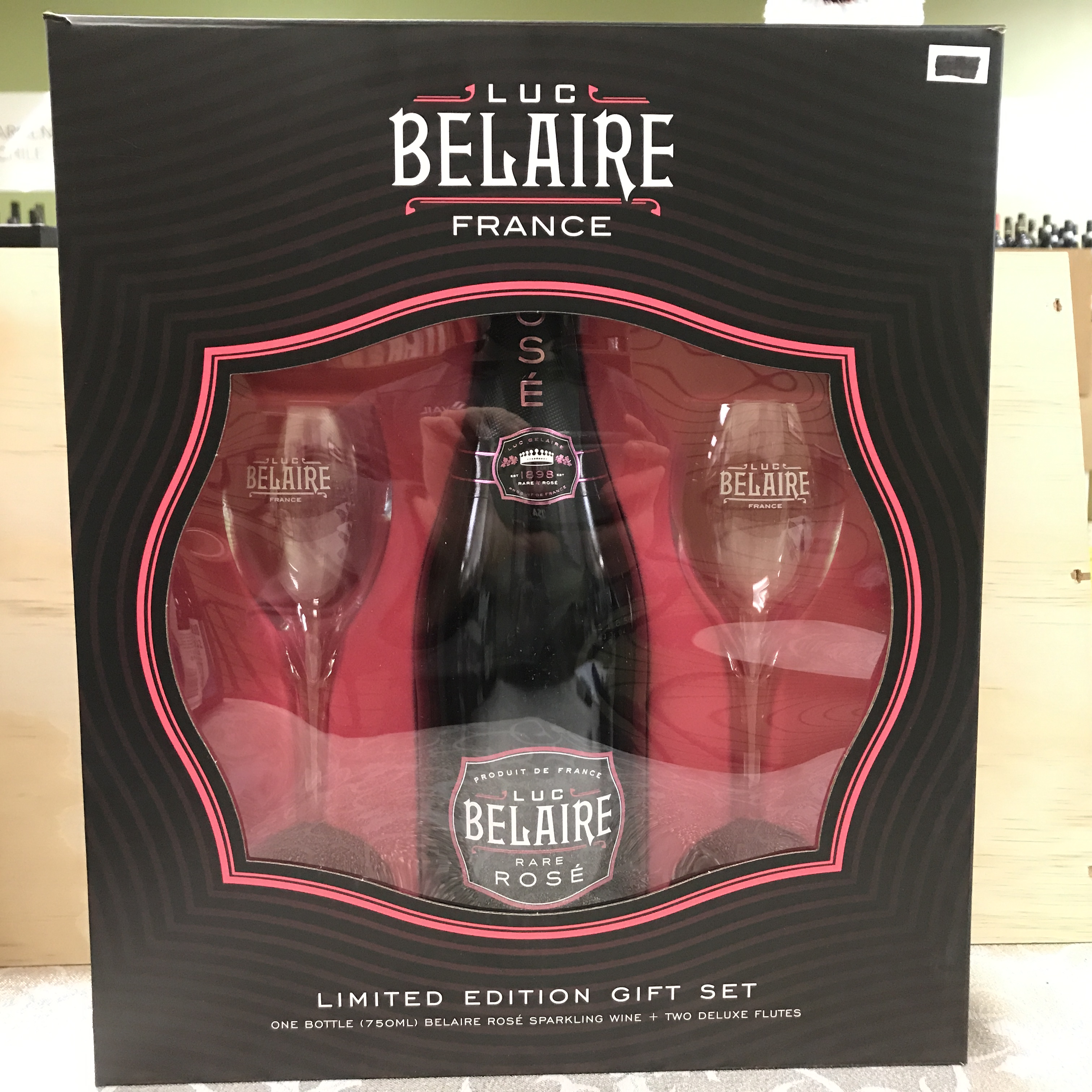 Luc Belaire Limited Edition Gift set w/ Rare Rose & 2 glasses